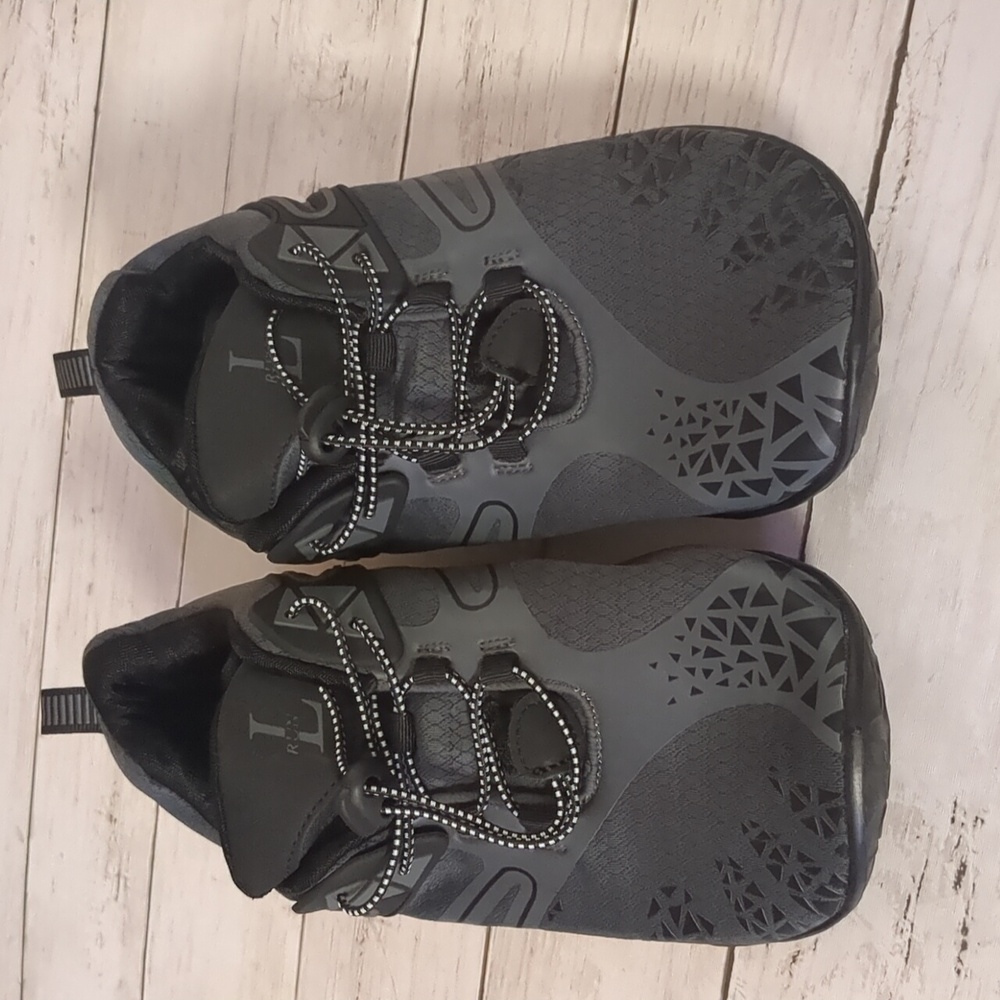Unisex Water Shoes in Black or Gray